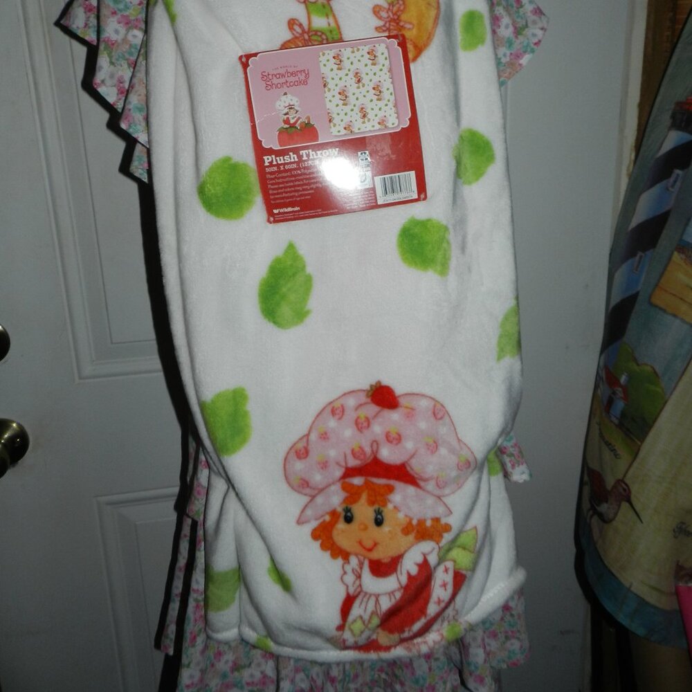 Strawberry Shortcake 🍓🍰Plush Throw/Blanket 2025🍰 50" X 60"🆕⌚📦🏃💨🚚